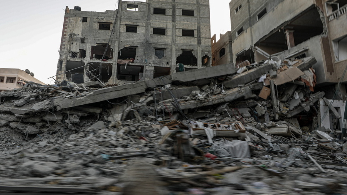 Ο ισραηλινός στρατός «χτυπά» στην «καρδιά» της Γάζας - Γέμισαν τα κοιμητήρια, στους 10.300 οι νεκροί Παλαιστίνιοι