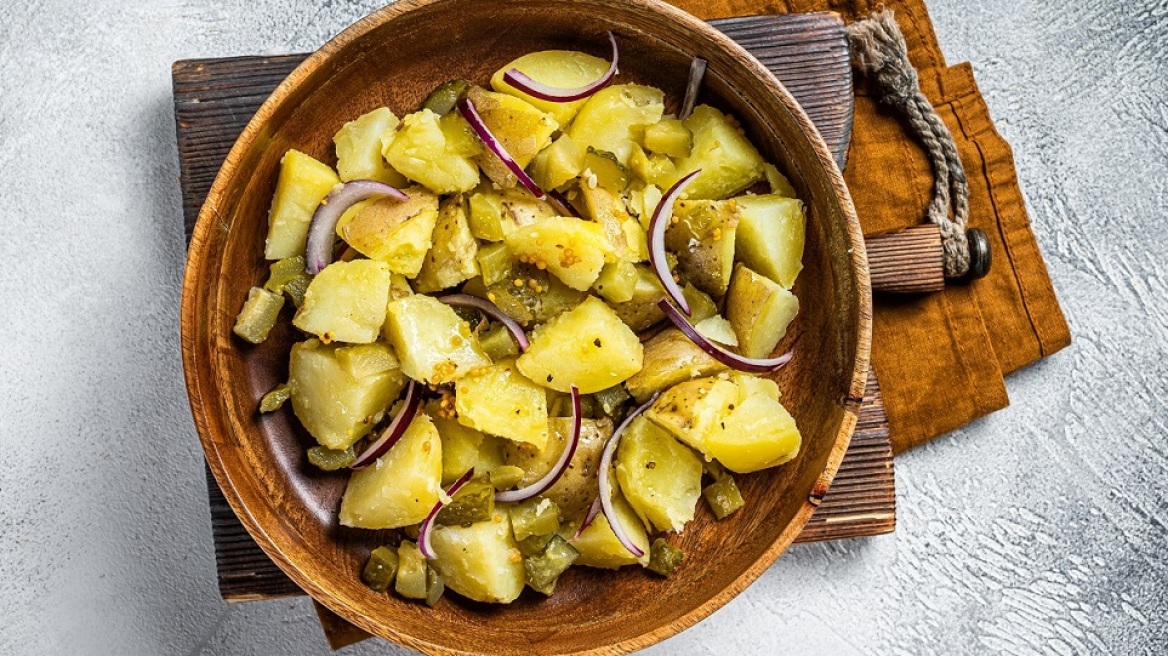 Φτιάχνουμε νόστιμα ντρέσινγκ για πατατοσαλάτες