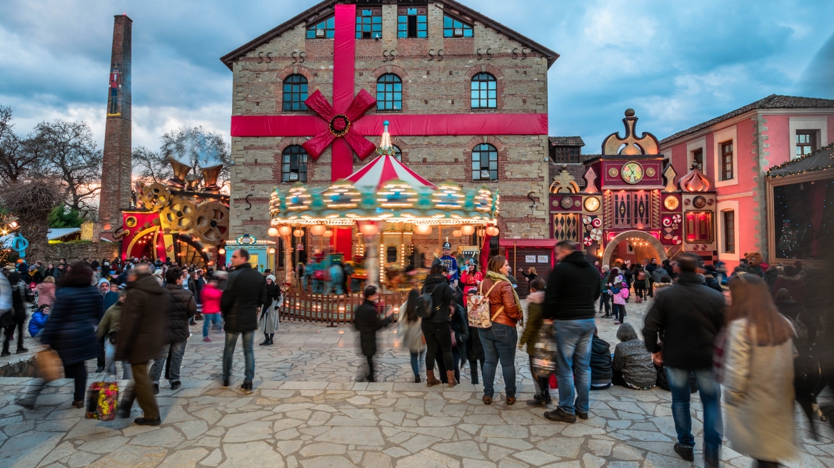 Χριστούγεννα στην Ελλάδα: 5 προορισμοί για οικογενειακές διακοπές