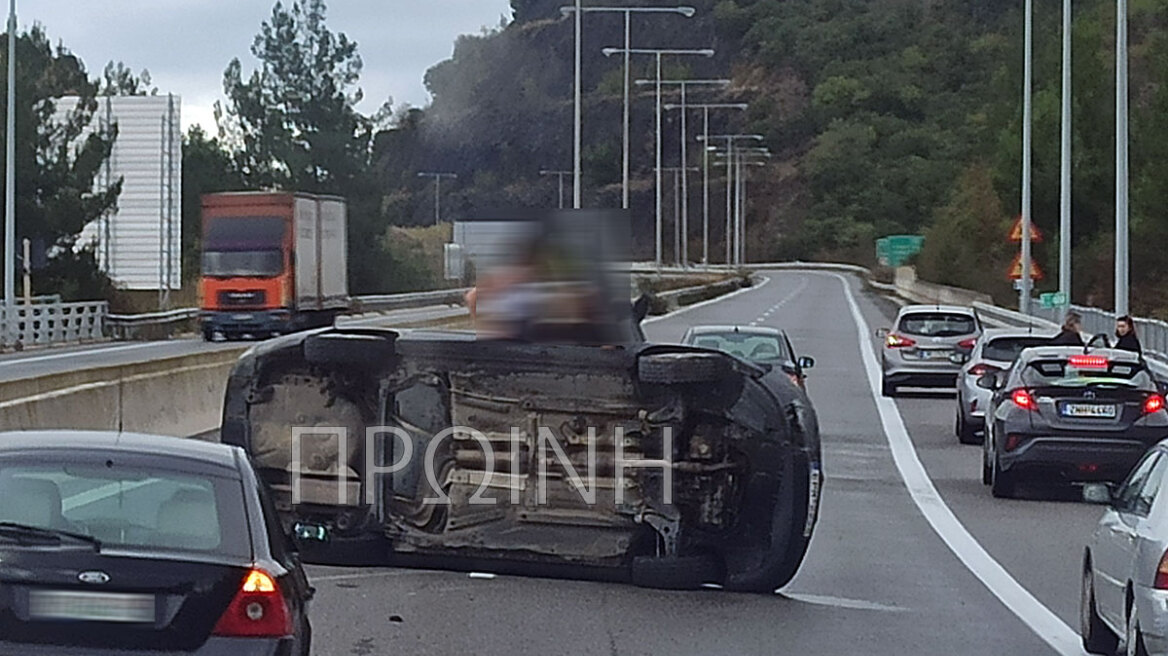 Καβάλα: Ανατροπή οχήματος στην Εγνατία – Σώοι οι επιβάτες