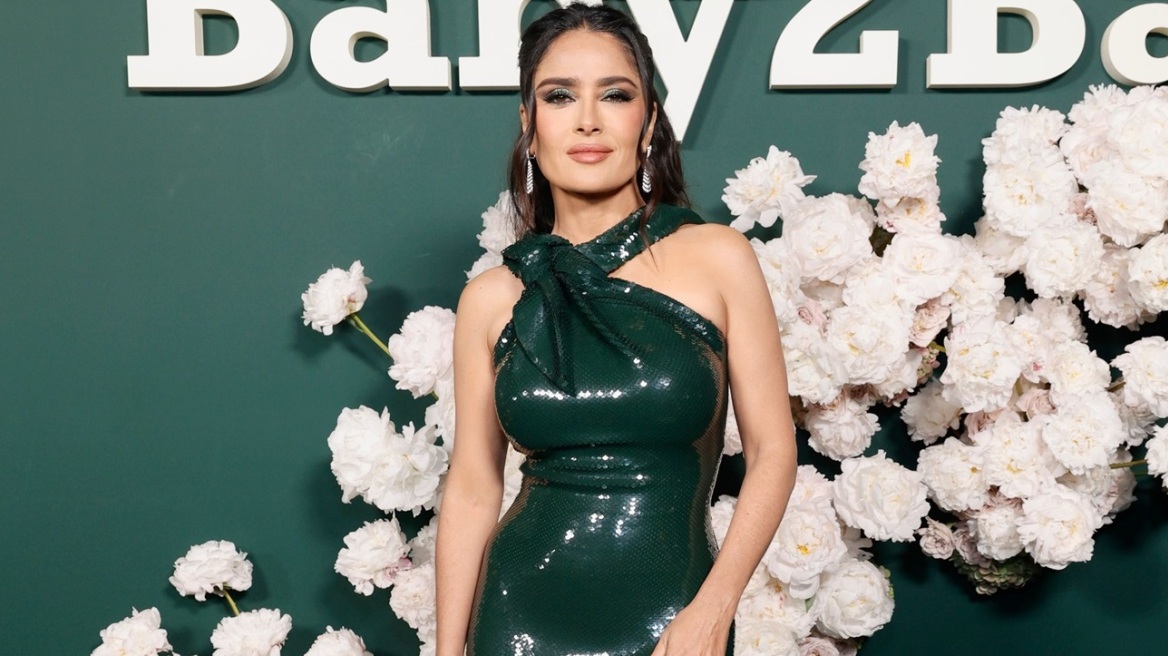 Πώς φοριούνται οι παγιέτες το 2023 σύμφωνα με την Σάλμα Χάγιεκ