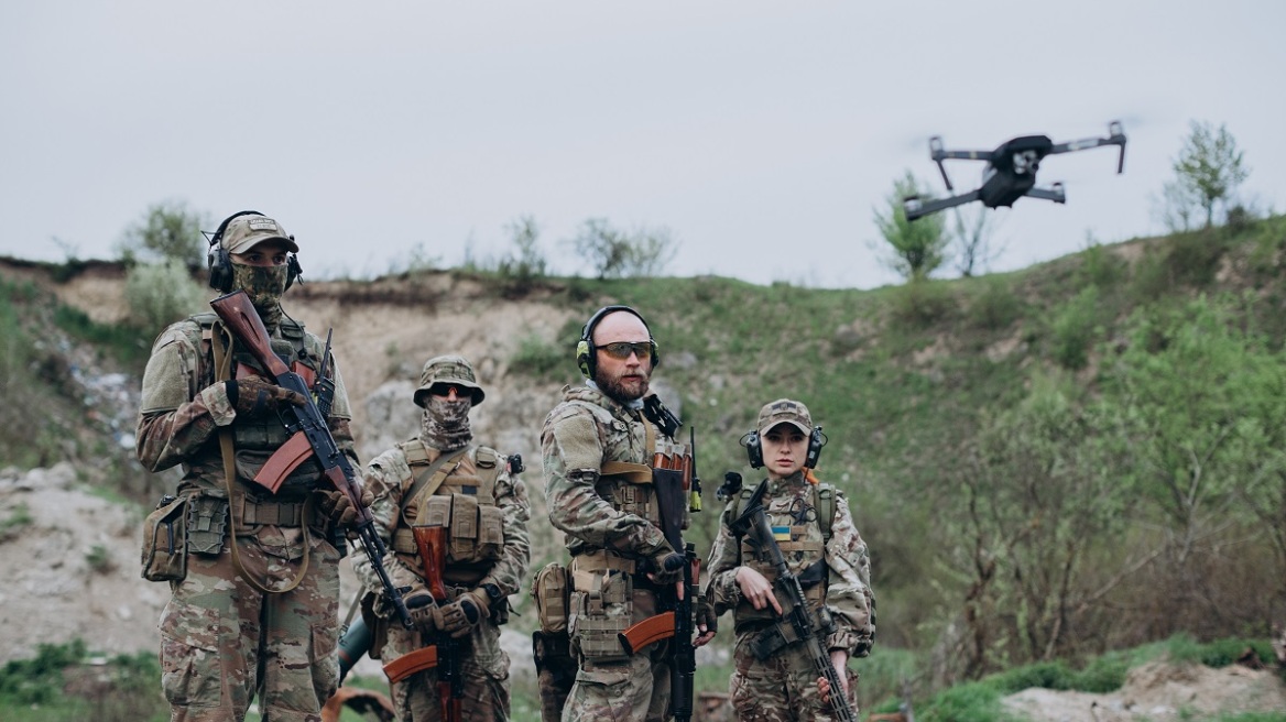 Οι Γάλλοι εκπαιδεύουν μυστικά Ουκρανούς στρατιώτες - Τους πετούν ψόφια ζώα «για να συνηθίσουν τη μυρωδιά του θανάτου»