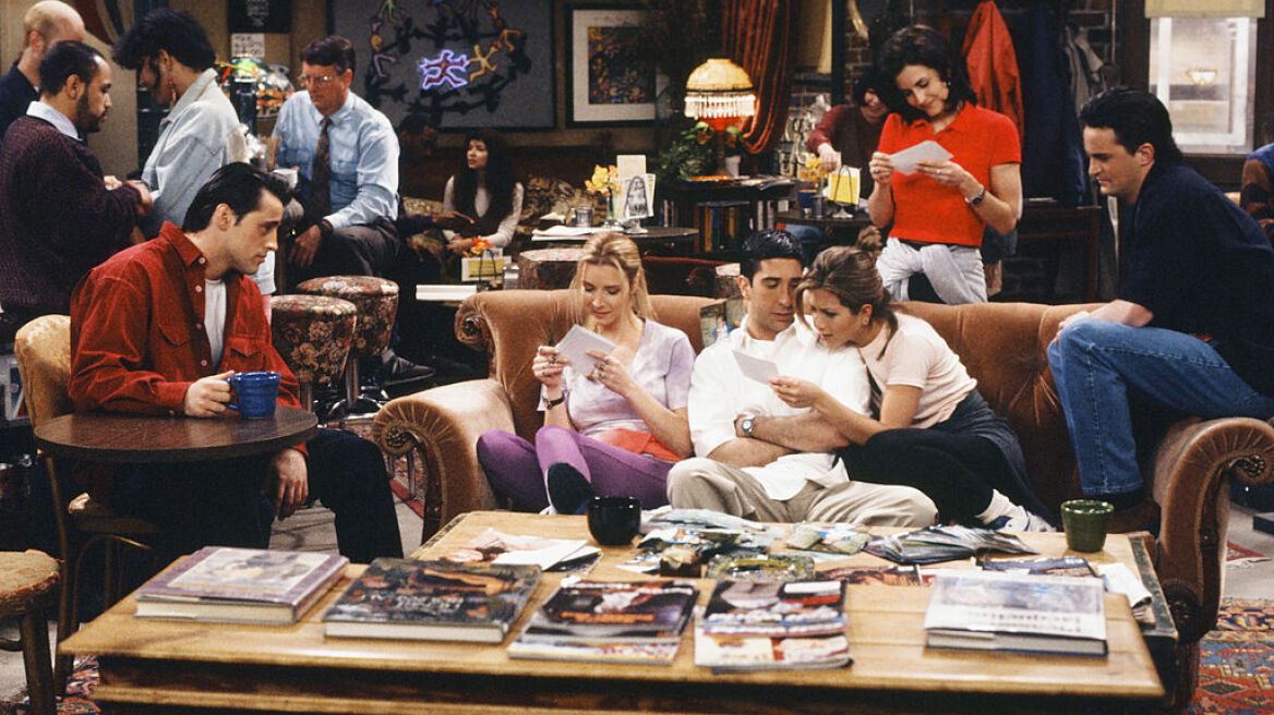 Central Perk Coffehouse: Ανοίγε σήμερα το καφέ από τη σειρά «Τα φιλαράκια» - Δείτε εικόνες από το εσωτερικό του