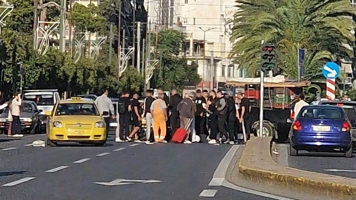 Καλλιθέα: Εκσκαφέας συγκρούστηκε με μηχανάκι