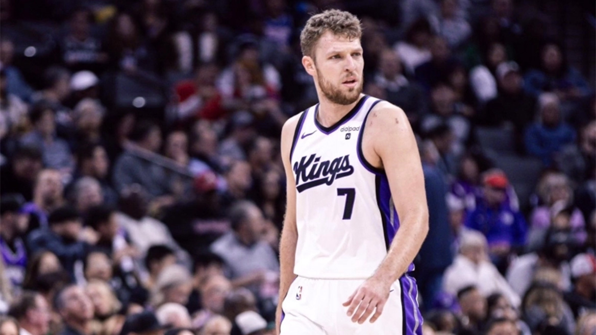 Κινγκς - Καβαλίερς 132-120: Περίπατος με «διψηφιο» Βεζένκοβ