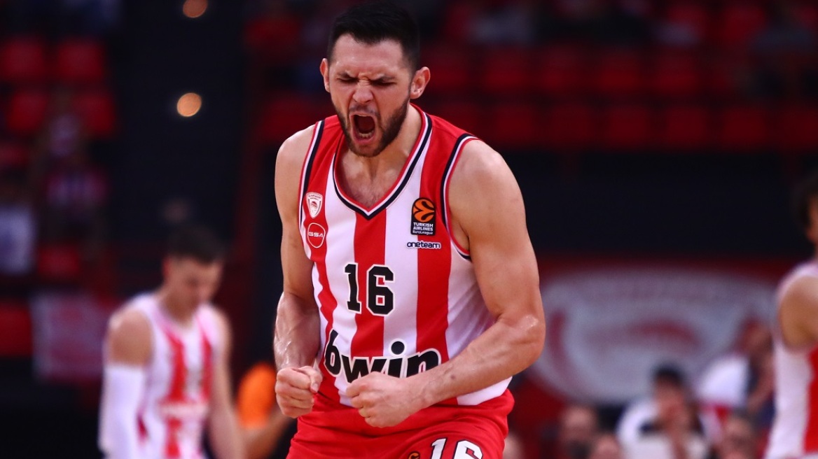 Παπανικολάου: Έπαιξε με ένεση, τον αποθέωσε ο Μπαρτζώκας