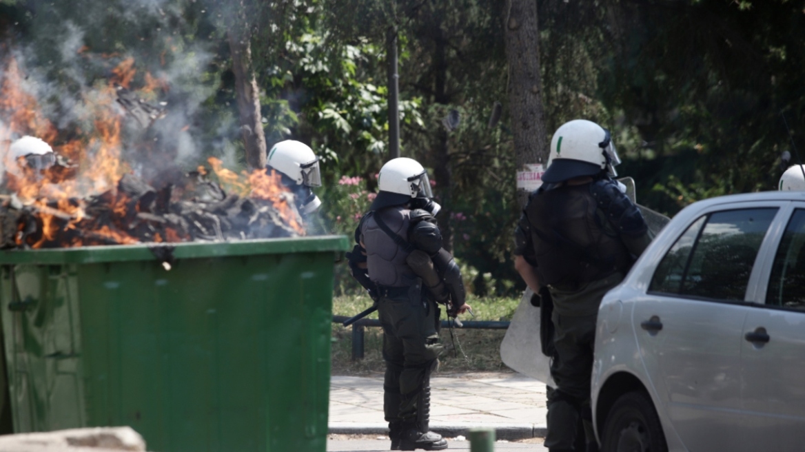 Θεσσαλονίκη: Ελεύθερος ο 20χρονος που συνελήφθη μετά τα επεισόδια στο ΑΠΘ για τον θάνατο 17χρονου Ρομά