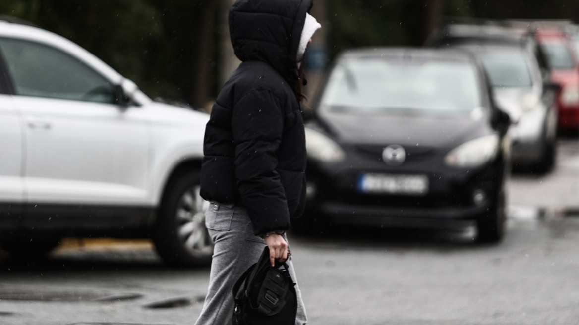 Καιρός: Η υποχώρηση του «αέρινου τείχους» φέρνει κακοκαιρία και κρύο το Σαββατοκύριακο - Ποιες περιοχές θα επηρεαστούν