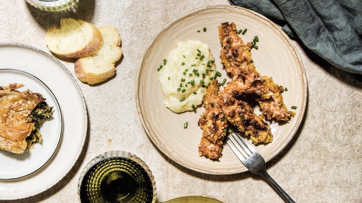 Τραγανό φιλέτο αρνιού με δημητριακά και πουρέ