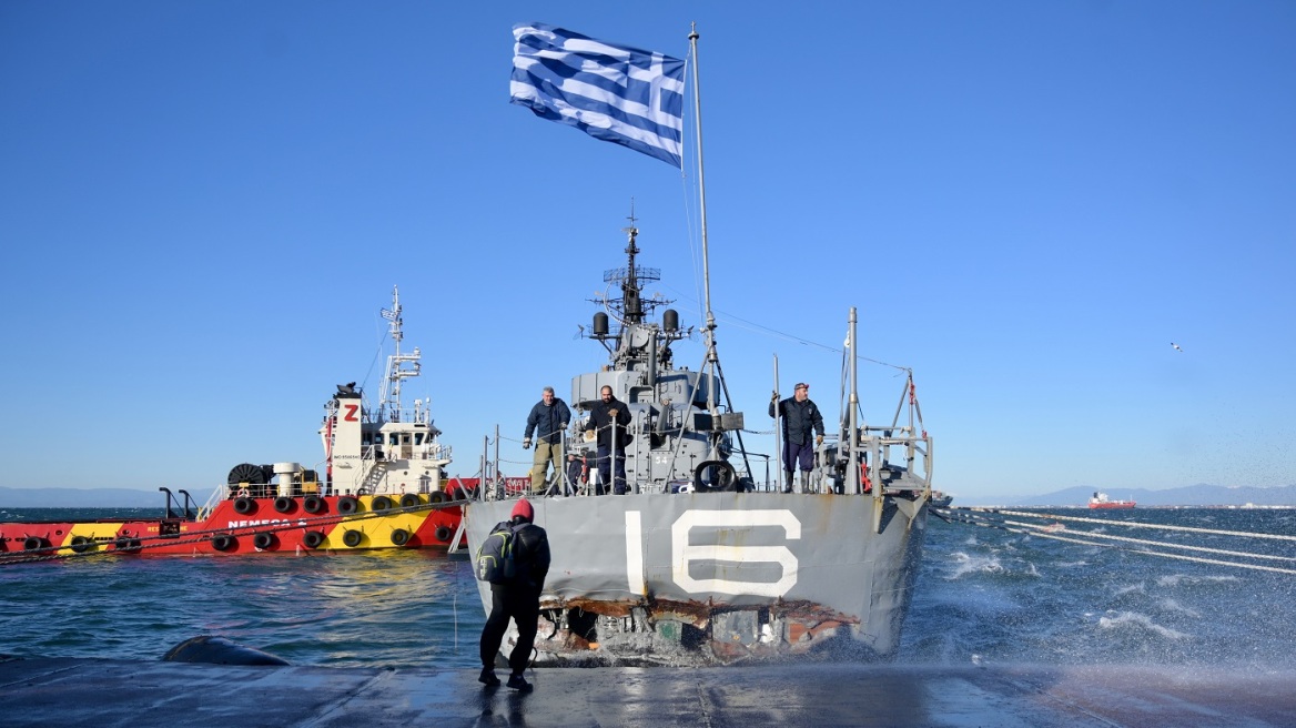 Αντιτορπιλικό Βέλος: Σήμερα οι αποφάσεις για το πού και πώς θα επιδιορθωθούν οι ζημιές από τη θαλασσοταραχή