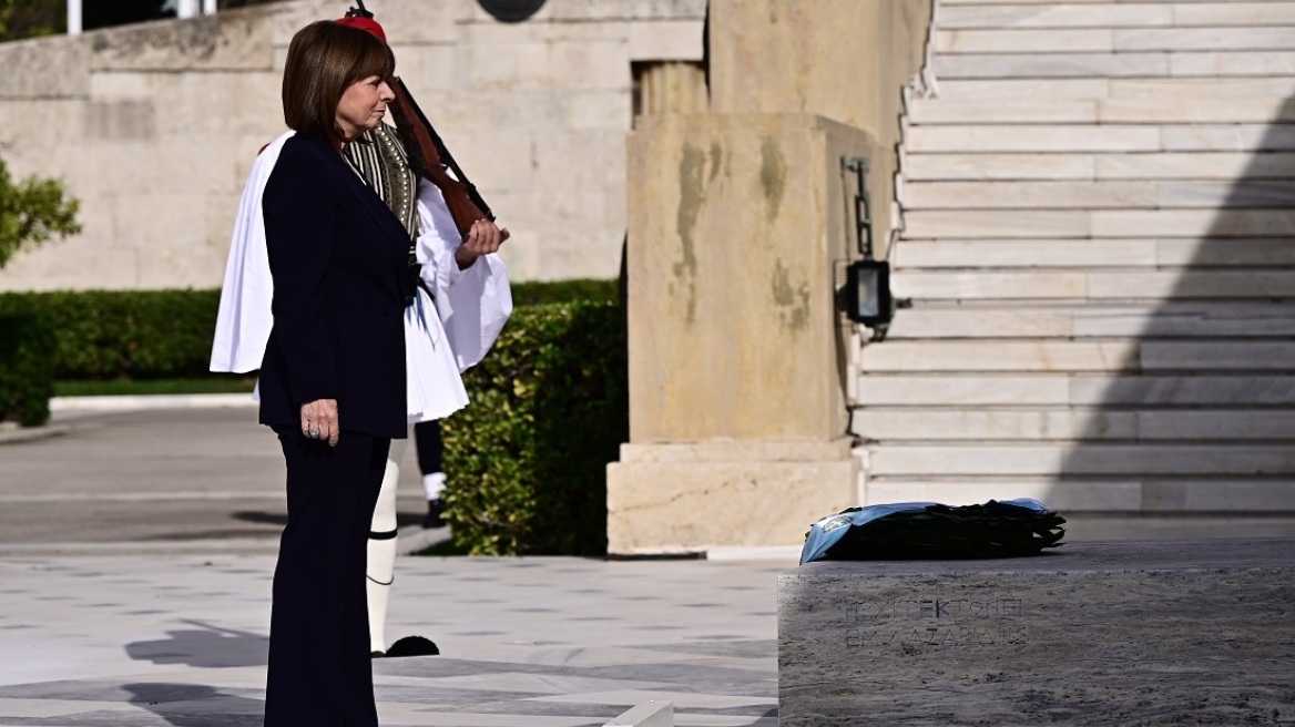 Εθιμοτυπική συνάντηση Σακελλαροπούλου - Τασούλα