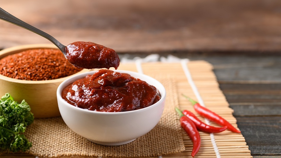 Τι είναι η κορεάτικη κόκκινη πάστα Gochujang (+ συνταγή)