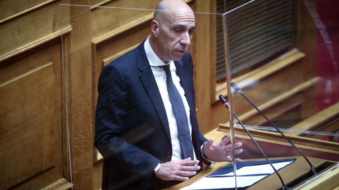 Περιφερειακός Τύπος: Διετής παράταση στις υποχρεωτικές δημοσιεύσεις με απόφαση Μπρατάκου