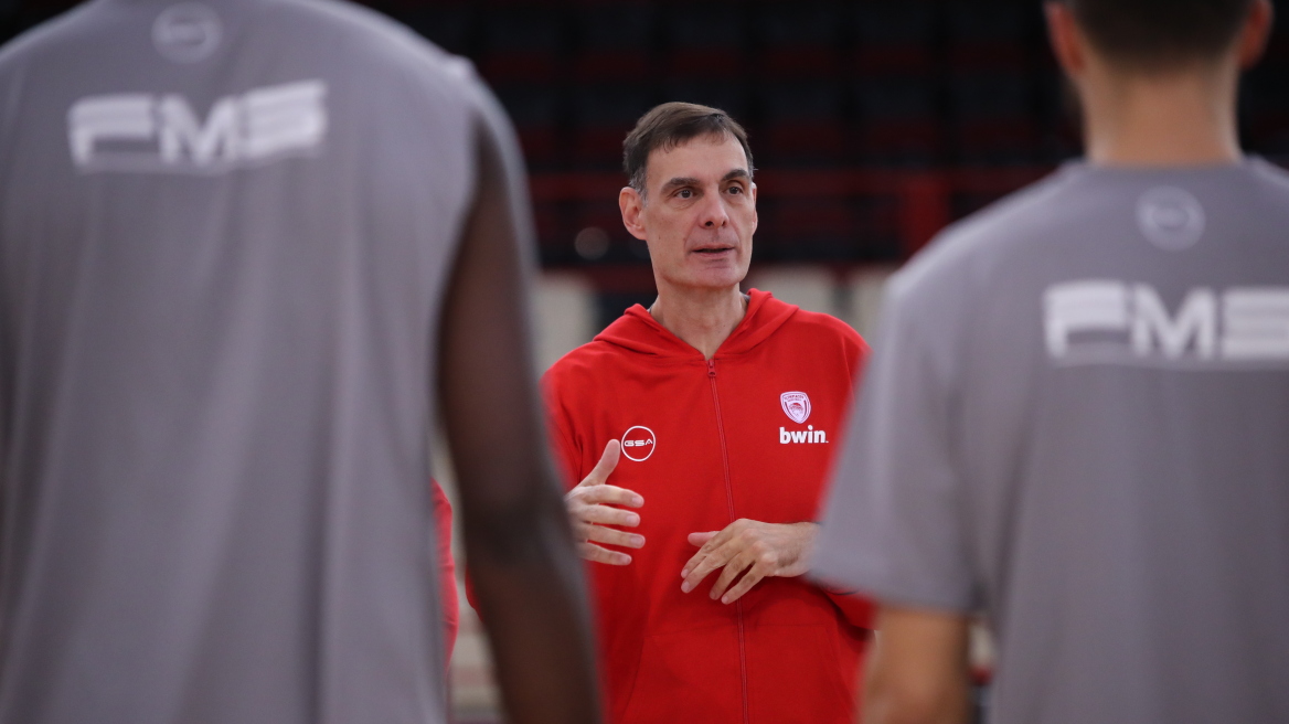 Ολυμπιακός: «Ασφαλής επιλογή ο Μήτρου-Λονγκ, είμαι πολύ χαρούμενος», λέει ο Μπαρτζώκας