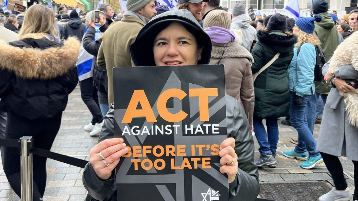 Βρετανία: Μεγάλη πορεία κατά του αντισημιτισμού στο Λονδίνο (βίντεο)