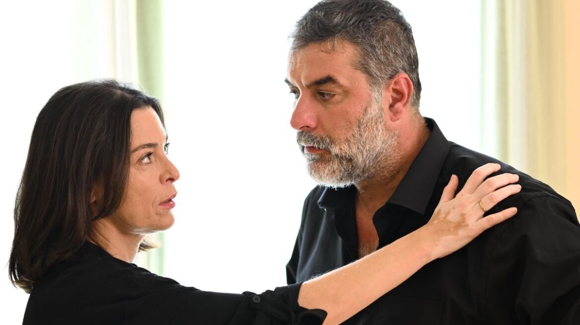 Σασμός: Η Μαρίνα συναντά τον Αντρέα στο νεκροταφείο και έρχονται σε σύγκρουση