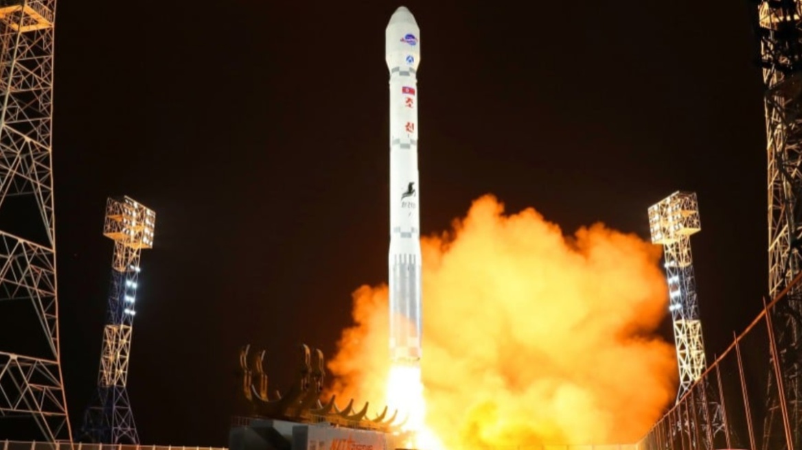 Βόρεια Κορέα: Διαμηνύει πως θα τεθούν κι άλλοι δορυφόροι σε τροχιά