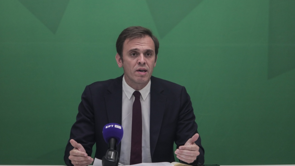 ΠΑΣΟΚ: «Απαράδεκτη» η αιφνίδια ακύρωση της συνάντησης του Βρετανού πρωθυπουργού με τον Μητσοτάκη 