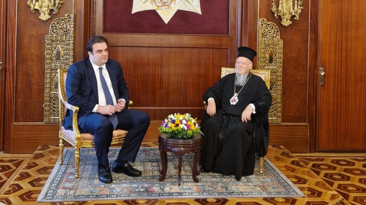 Πιερρακάκης: Συναντήθηκε με τον Οικουμενικό Πατριάρχη Βαρθολομαίο στο Φανάρι - Δείτε φωτογραφίες