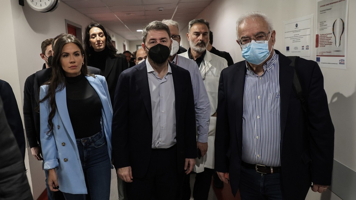 Ανδρουλάκης:  «Προτεραιότητα του ΠΑΣΟΚ είναι να αναγεννηθεί το Εθνικό Σύστημα Υγείας»