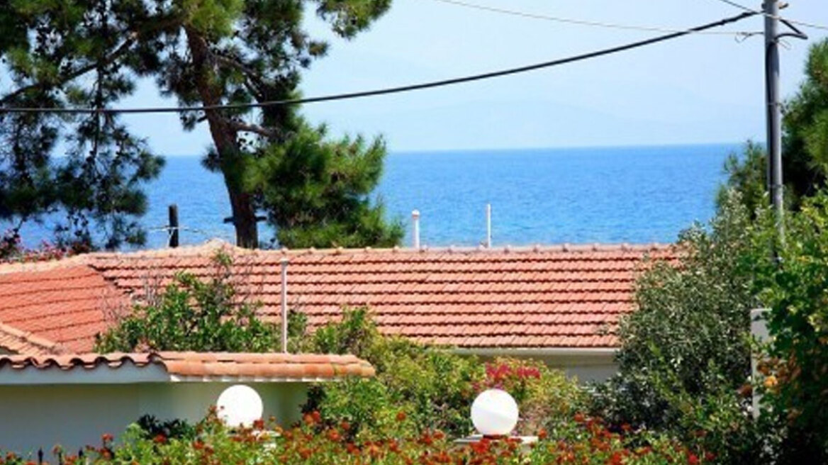 Οι 4 λόγοι για τους οποίους οι ξένοι θέλουν τώρα να αγοράσουν εξοχικά στην Ελλάδα