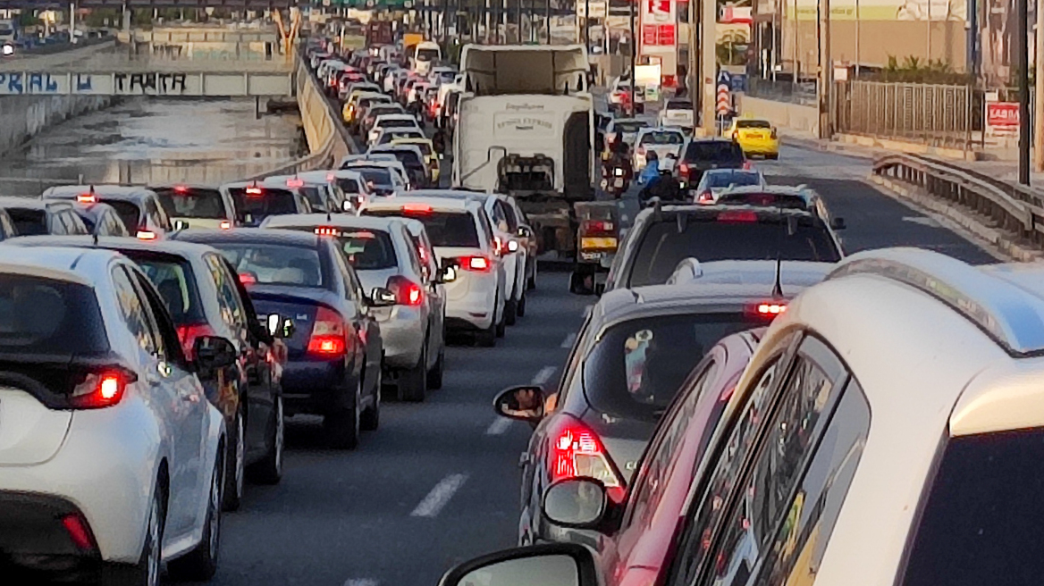 Κίνηση στους δρόμους: Χαμηλές ταχύτητες σε Κατεχάκη, Μεσογείων και Παραλιακή αυτή την ώρα