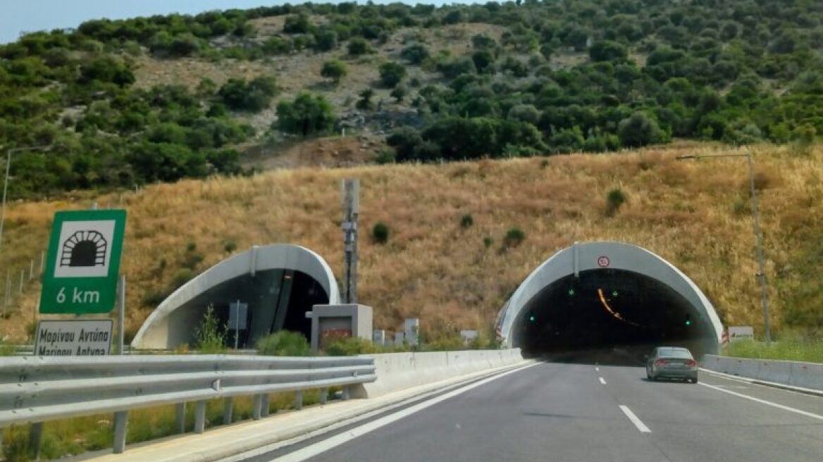 Τέμπη: Σύγκρουση οχημάτων - Το φορτηγό που χτύπησε το ΙΧ, χωρίς να σταματήσει, συνέχισε την πορεία του