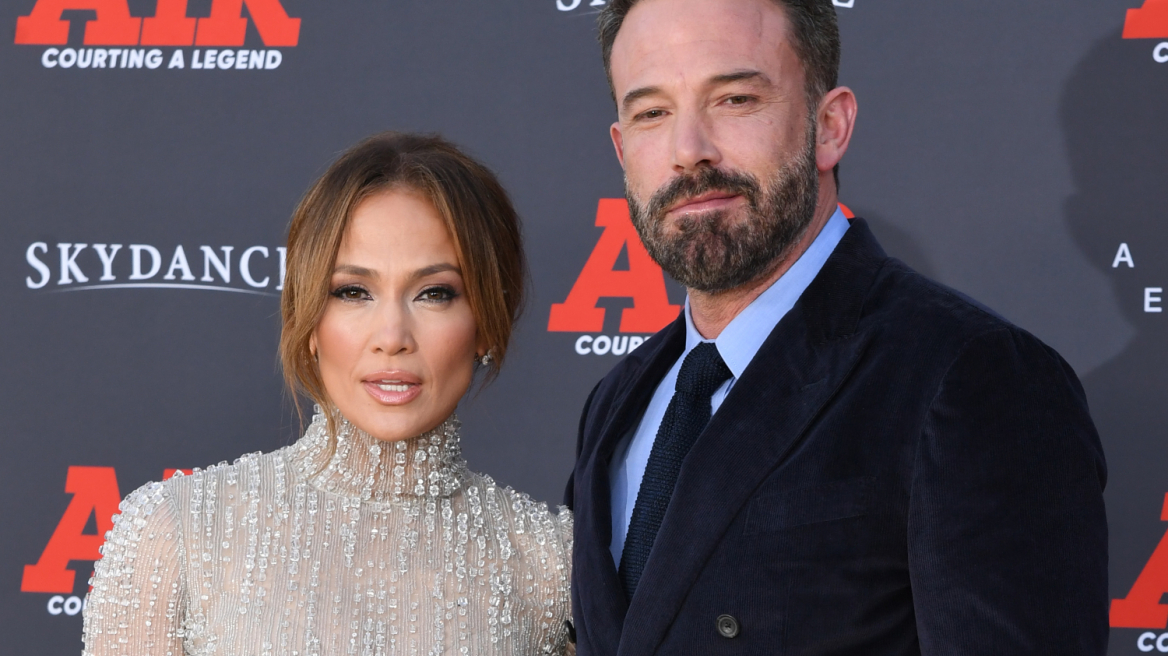 Η Τζένιφερ Λόπεζ και ο Μπεν Άφλεκ σε τρυφερές στιγμές 