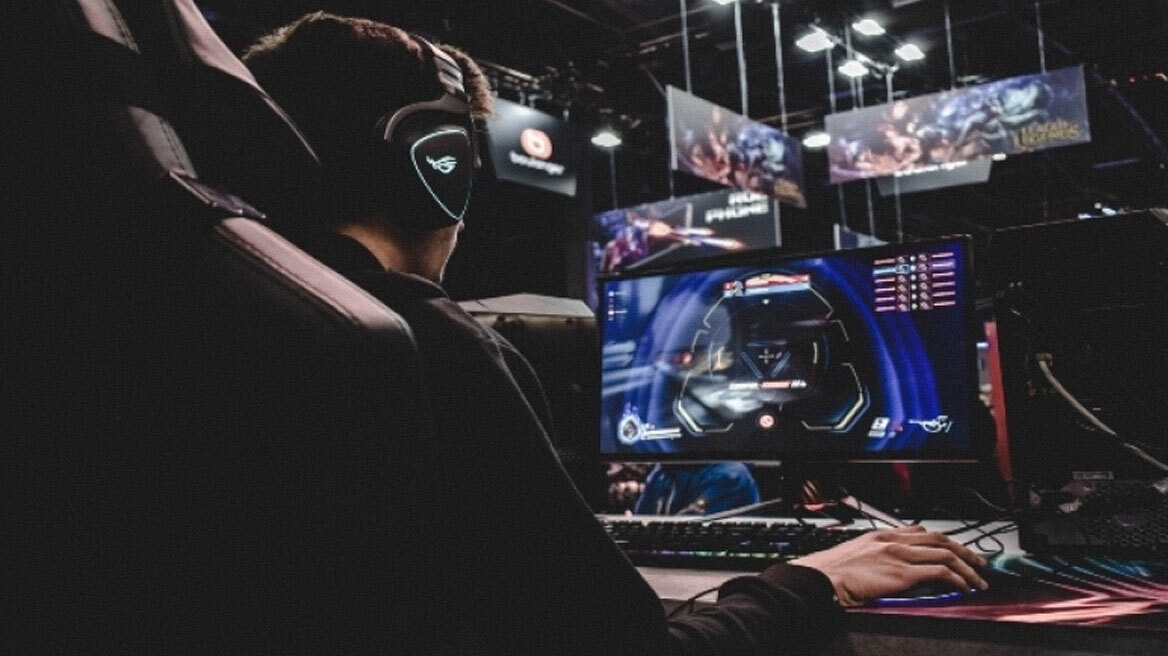 Gamer έπαιζε πέντε συνεχόμενες μέρες παιχνίδια και πέθανε: Οι εξαντλητικές συνθήκες εργασίες που οδήγησαν στο θάνατο