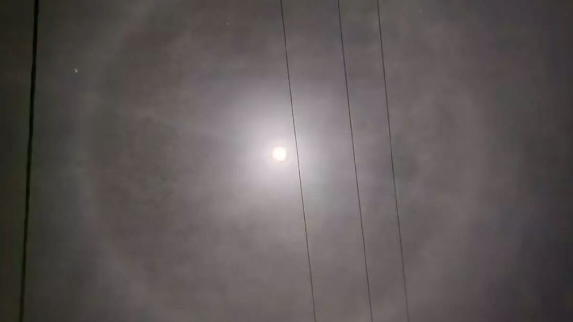 Κρητή: «Σεληνιακό φωτοστέφανο» το βράδυ της Τετάρτης - Δείτε φωτογραφίες