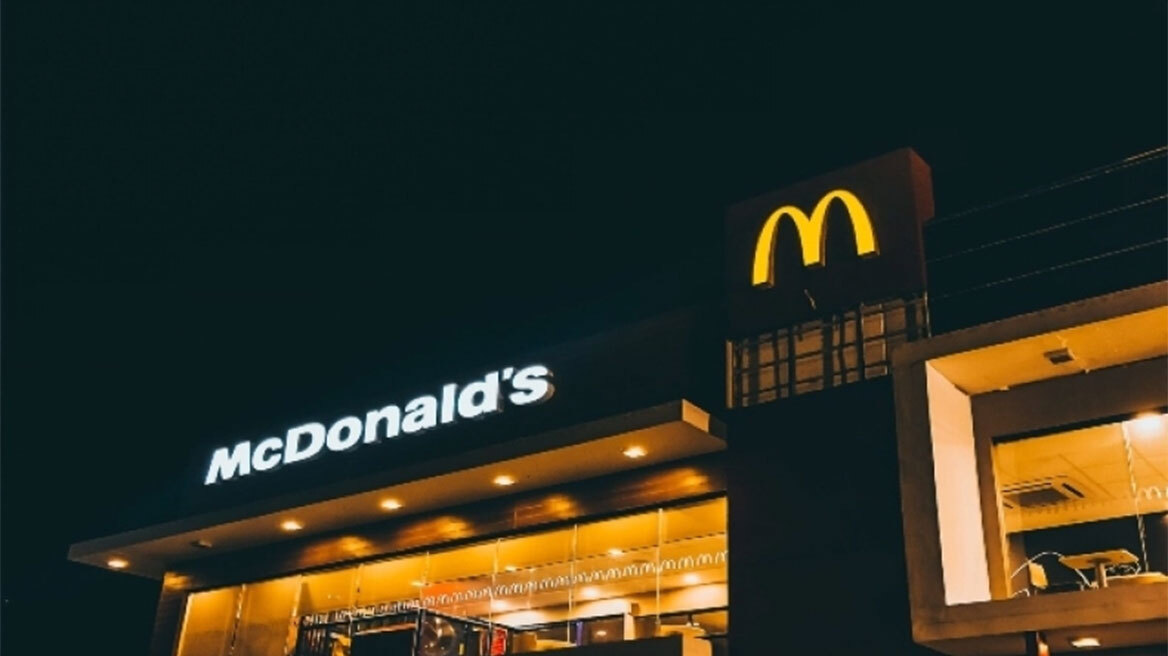 Ριζικές αλλαγές στα McDonald’s: «Τέρμα τα στεγνά μπιφτέκια»