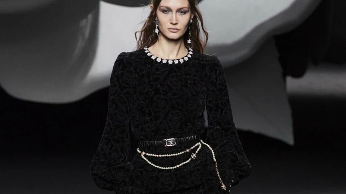 Tα ωραιότερα βελούδινα φορέματα για τη σεζόν των πάρτι