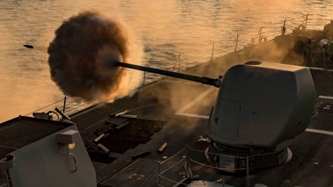 Αντιτορπιλικό των ΗΠΑ καταρρίπτει drones έπειτα από επιθέσεις εναντίον πλοίων στην Ερυθρά Θάλασσα