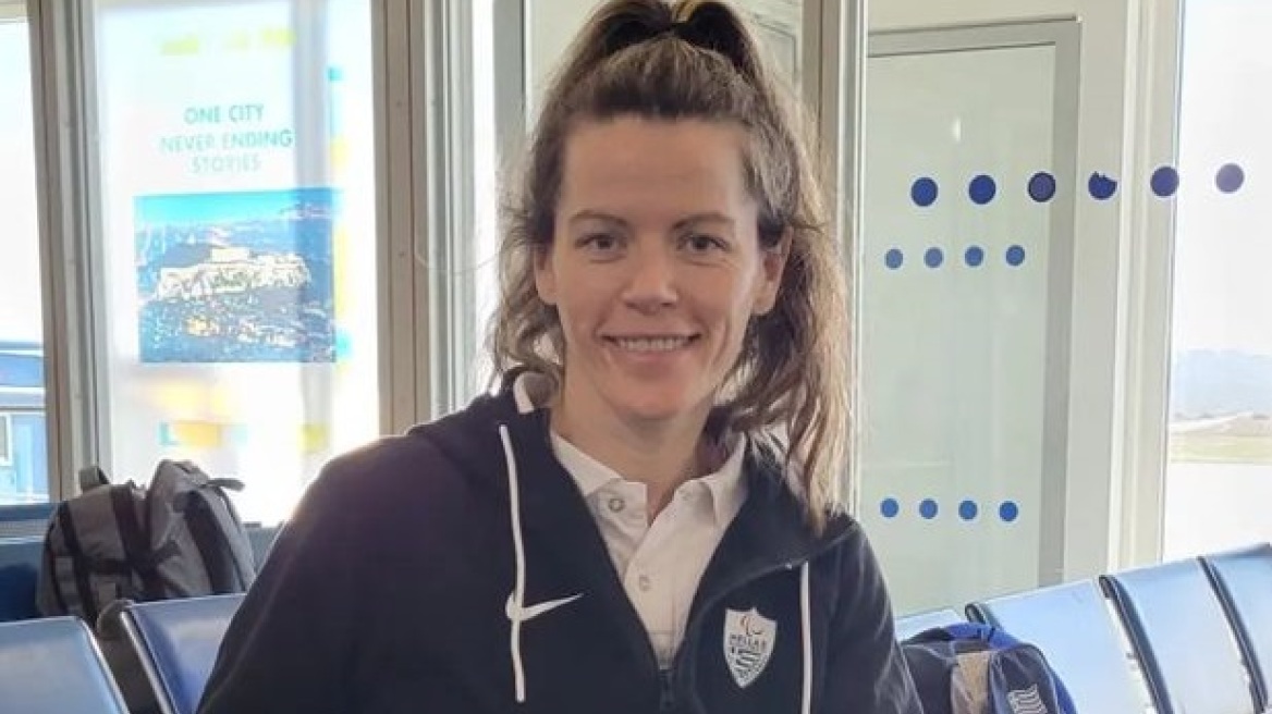 Αλεξάνδρα Σταματοπούλου: Σε επίδειξη μόδας με δυνατό μήνυμα και λαμπερό φόρεμα