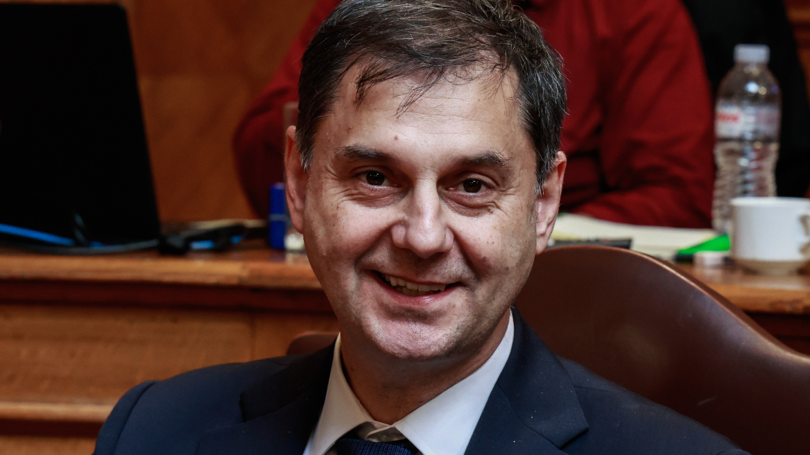 Θεοχάρης προς αντιπολίτευση: Σταματήστε να είστε πολιτικοί αβανταδόροι της φοροδιαφυγής