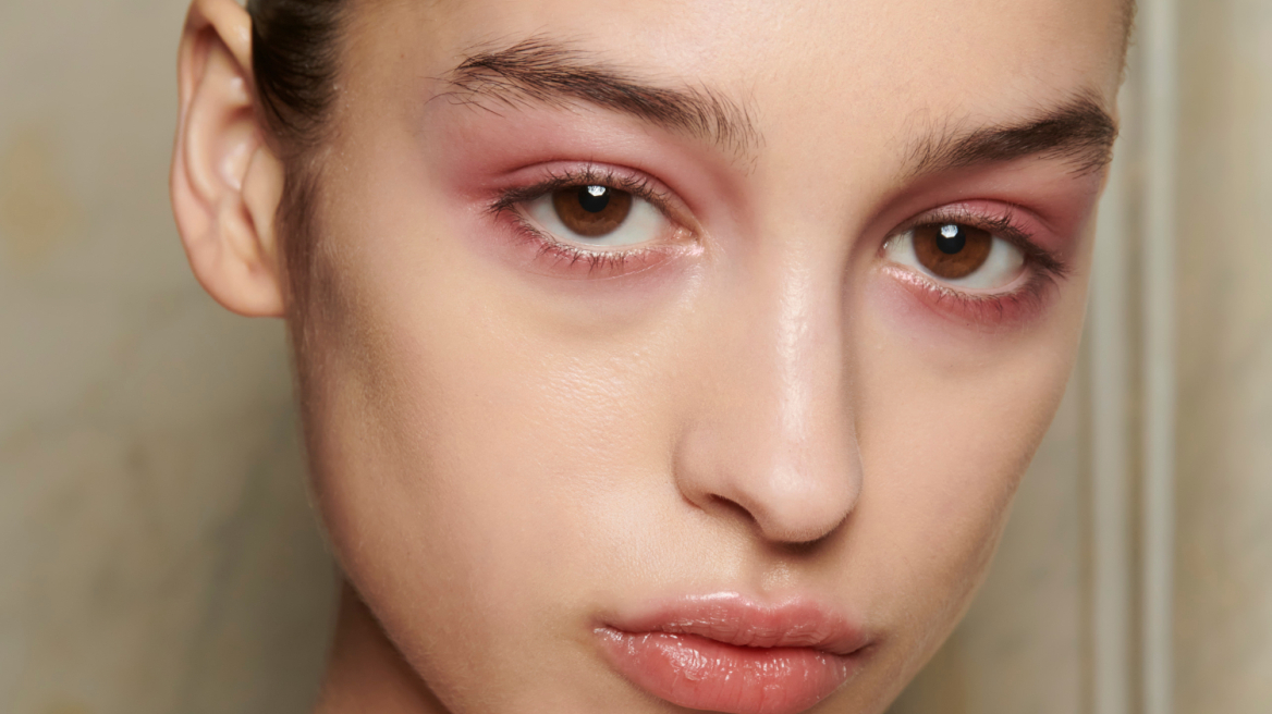 Παγκόσμια Ημέρα Βιταμίνης C: 5 λόγοι για να προσθέσετε έναν ορό στην καθημερινή σας ρουτίνα περιποίησης