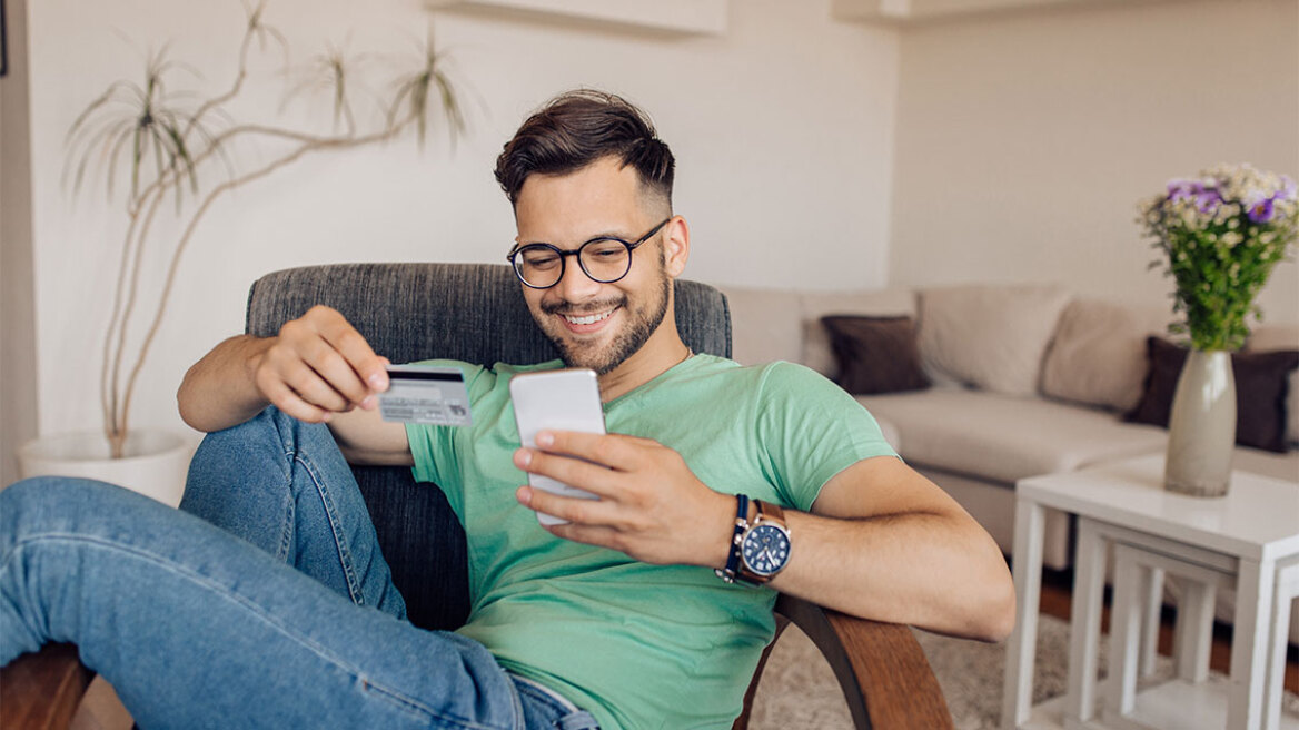 Visa: Συμβουλές για ασφαλείς συναλλαγές εν όψει των εορταστικών αγορών – Τι αναφέρει νέα έκθεση