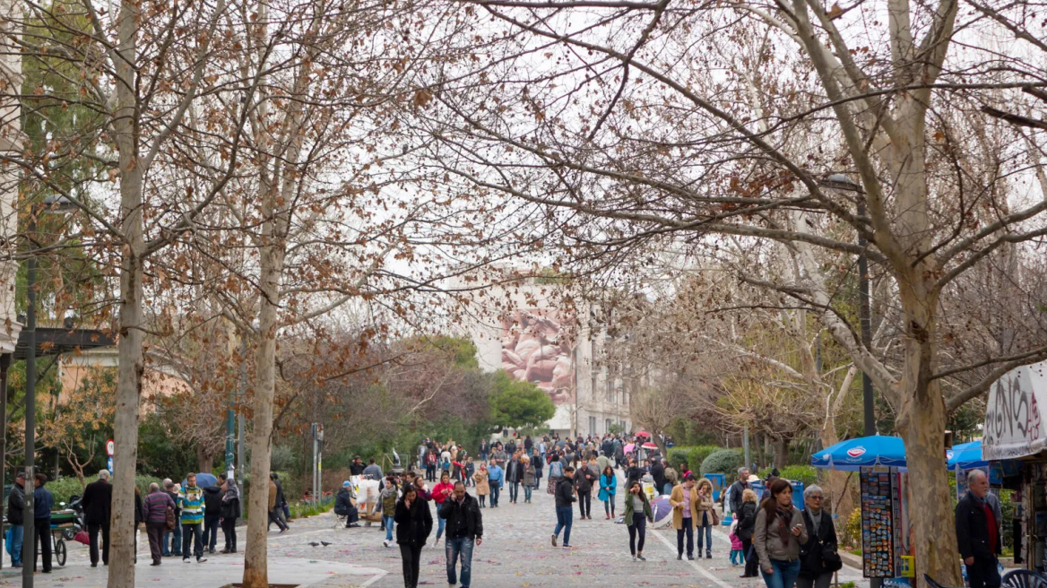 Κουκάκι: Η συνοικία που συνδέει τις δύο όψεις της Αθήνας