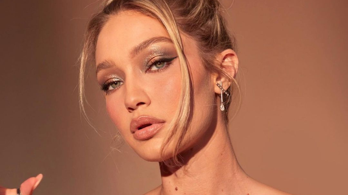 10 προτάσεις με glitter για τα εορταστικά μακιγιάζ ματιών