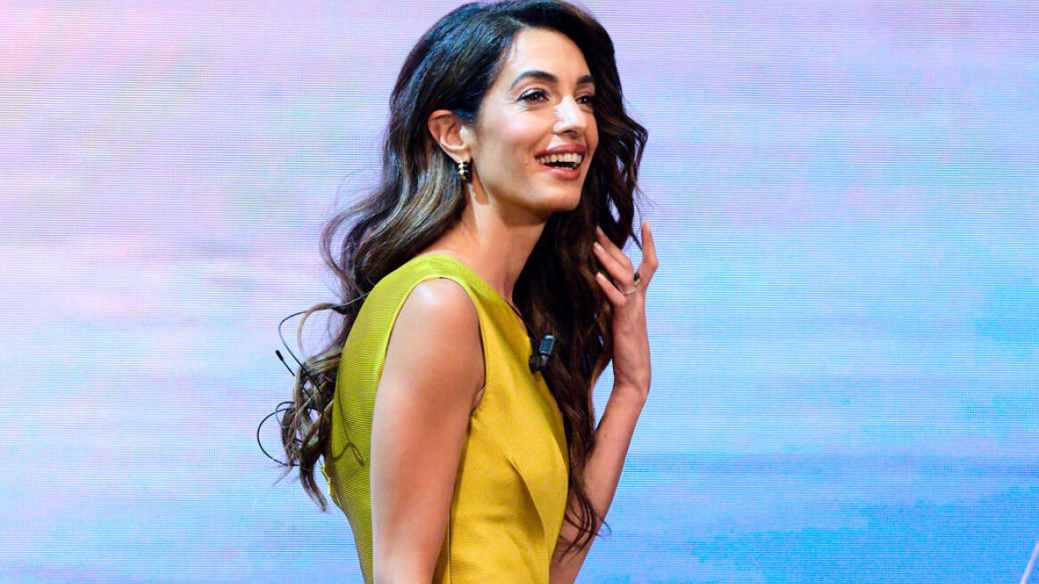 H Amal Clooney είναι η βασίλισσα της παγιέτας για φέτος