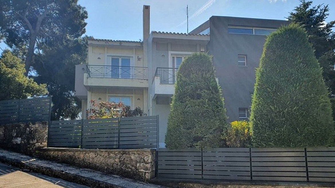 Αλέξανδρος Σπέντζος: «Θρίλερ» με νέο σφυρί και με «σκόντο» για τη μεζονέτα του στην Πεντέλη