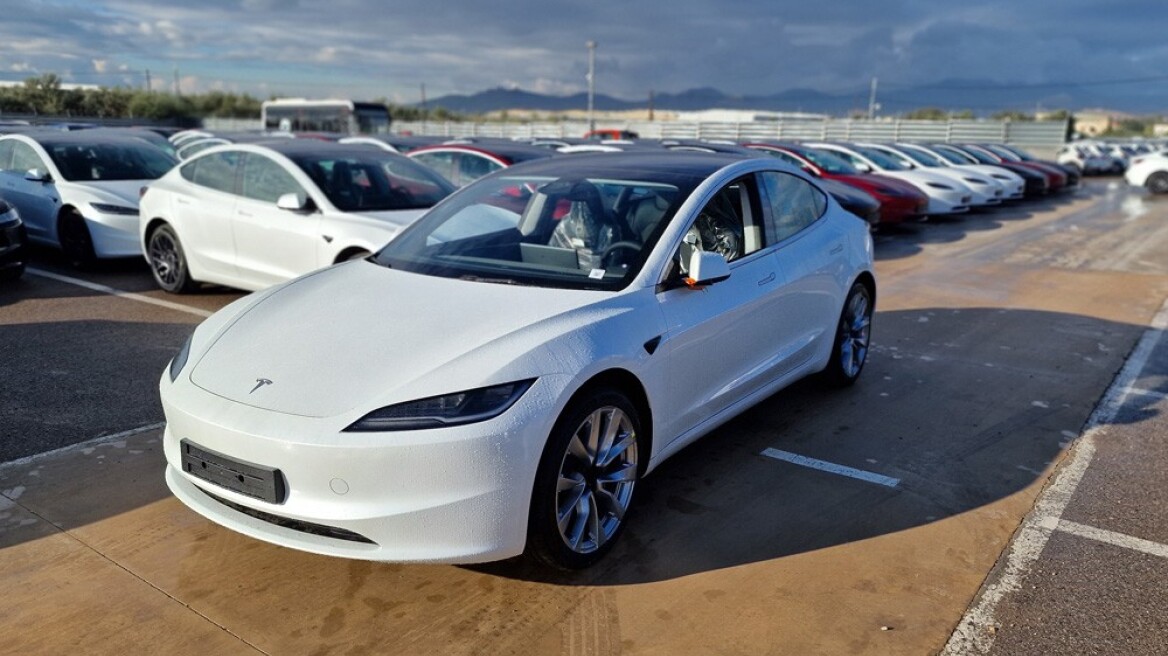 Νέο Tesla Model 3: Μόλις ήρθε Ελλάδα - Αποκλειστικές εικόνες