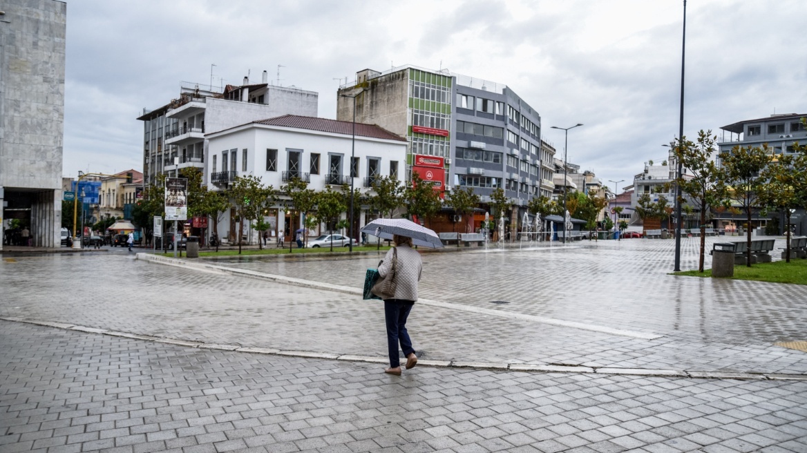 Καιρός: Παγωνιά και βροχές σήμερα - Πού θα χιονίσει αύριο