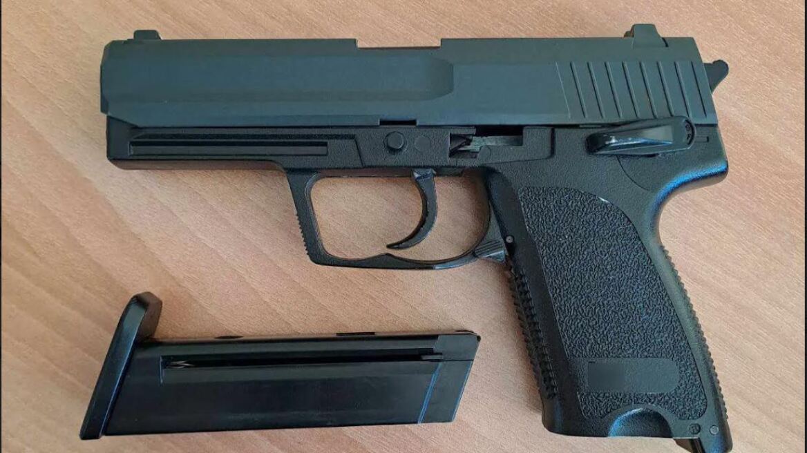 Κέρκυρα: Τσάκωσαν ανήλικο που κυκλοφορούσε με όπλο 