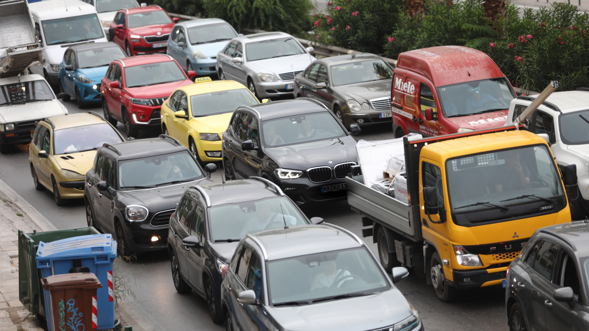 Κίνηση στους δρόμους: Πού υπάρχουν καθυστερήσεις - Live εικόνα 