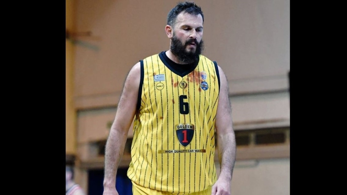 Αντώνης Φώτσης: «Ματώνει» τη φανέλα και στα 42 του!