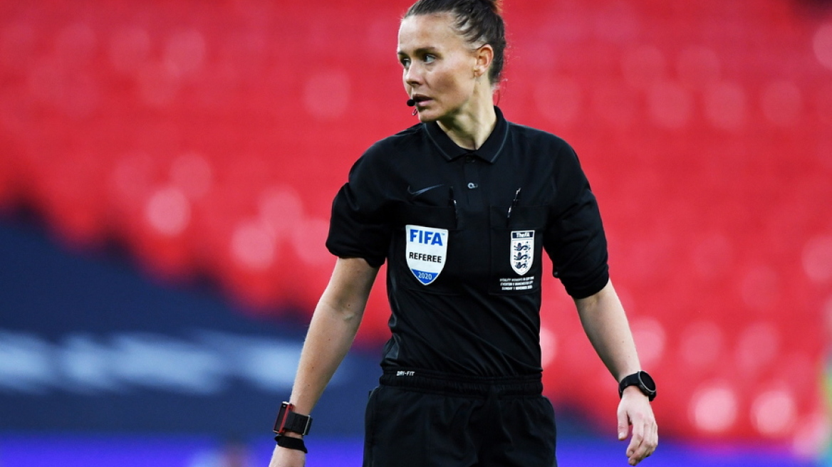 Γράφει ιστορία η Ρεμπέκα Γουέλτς - Θα γίνει η πρώτη γυναίκα διαιτητής στην Premier League 