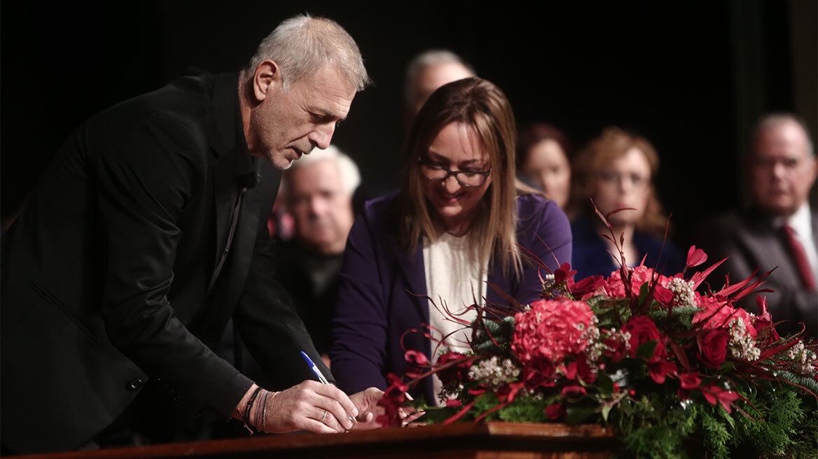 Ορκίστηκε ο δήμαρχος Πειραιά Γιάννης Μώραλης