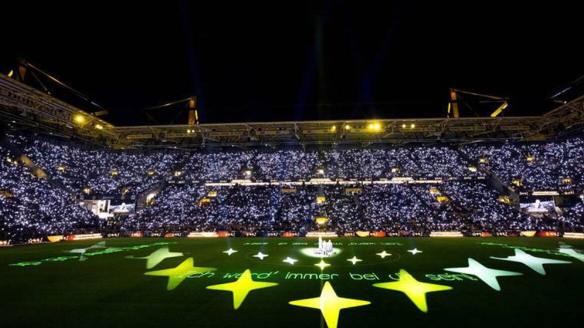 Φοβερή ατμόσφαιρα στο Σιγκνάλ Ιντούνα Παρκ - 73.056 οπαδοί της Ντόρτμουντ τραγούδησαν τα κάλαντα - Βίντεο 