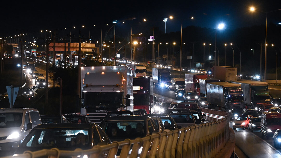 Κίνηση στους δρόμους: Μποτιλιάρισμα στην Κηφισίας, χαμηλές ταχύτητες στους δρόμους του κέντρου - Δείτε Live χάρτη